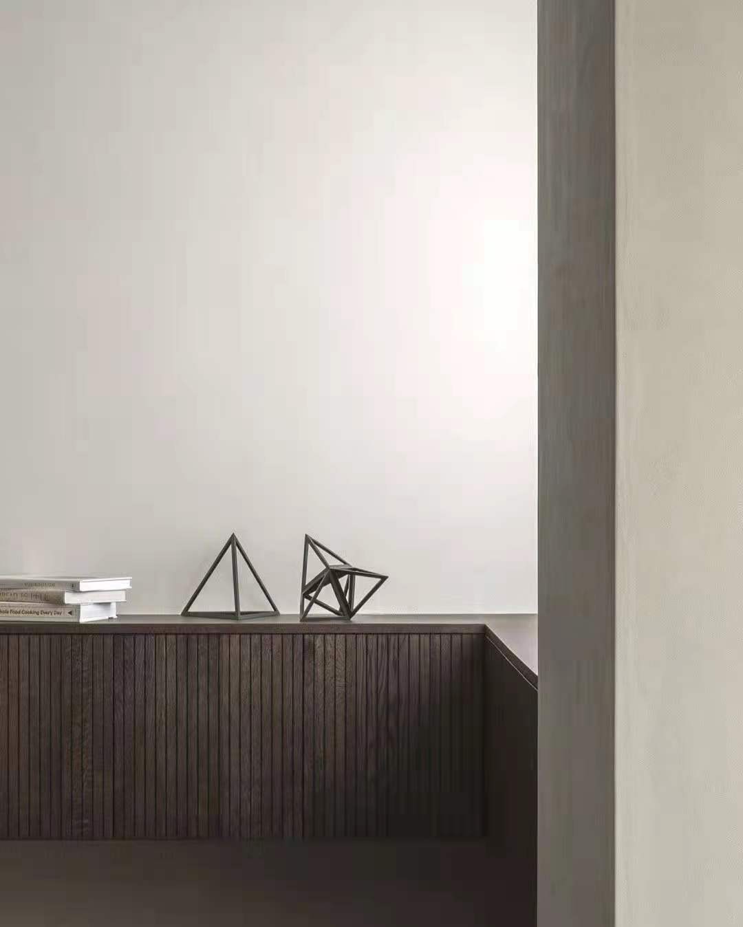 對自然材料的使用和柔和的調(diào)色板的共同信念是項(xiàng)目的基礎(chǔ)，注重觸覺、柔軟和永恒的品質(zhì)。 (2).jpg